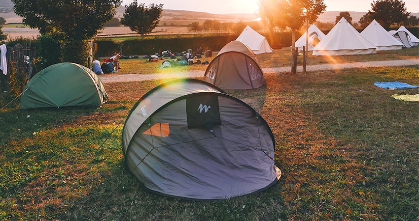 Camping gadgets: Wat heb je nodig om te kamperen?